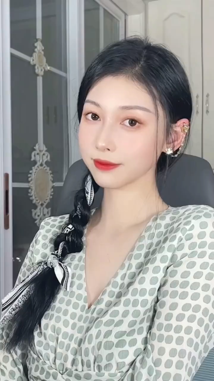 韩系温柔单侧麻花辫,一看就会!-度小视