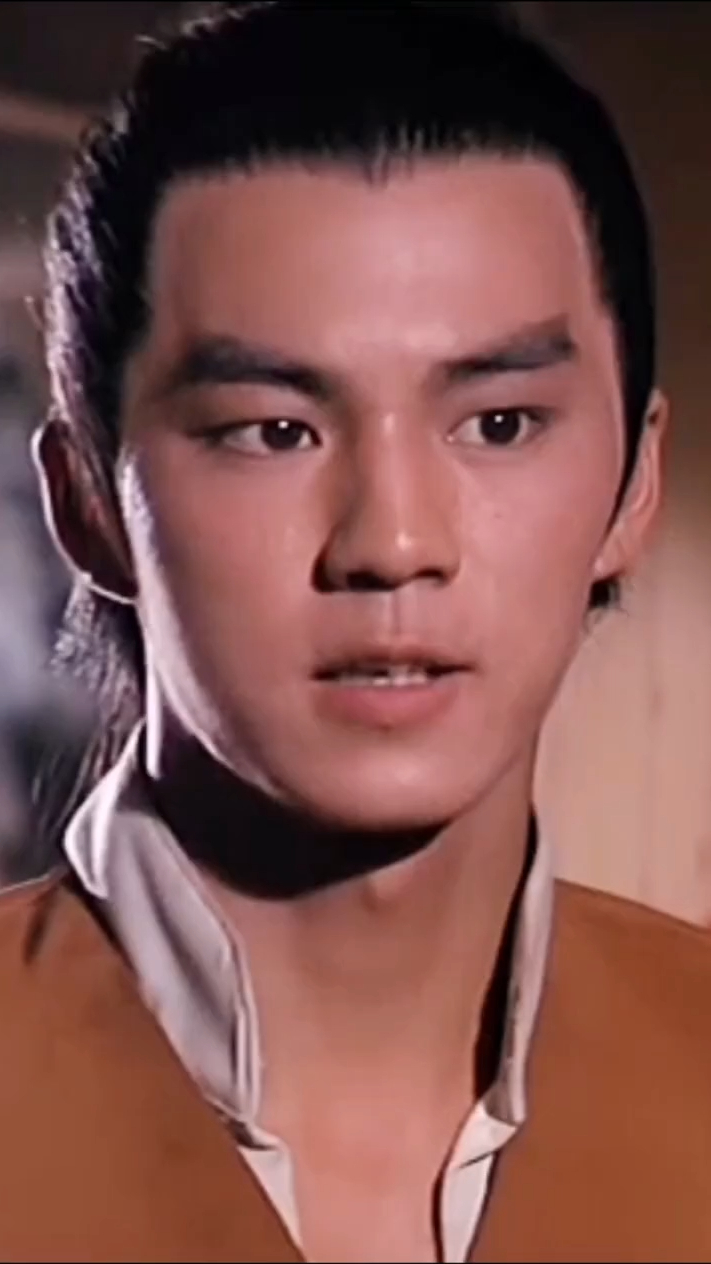 年轻时的狄龙也是一位美男子