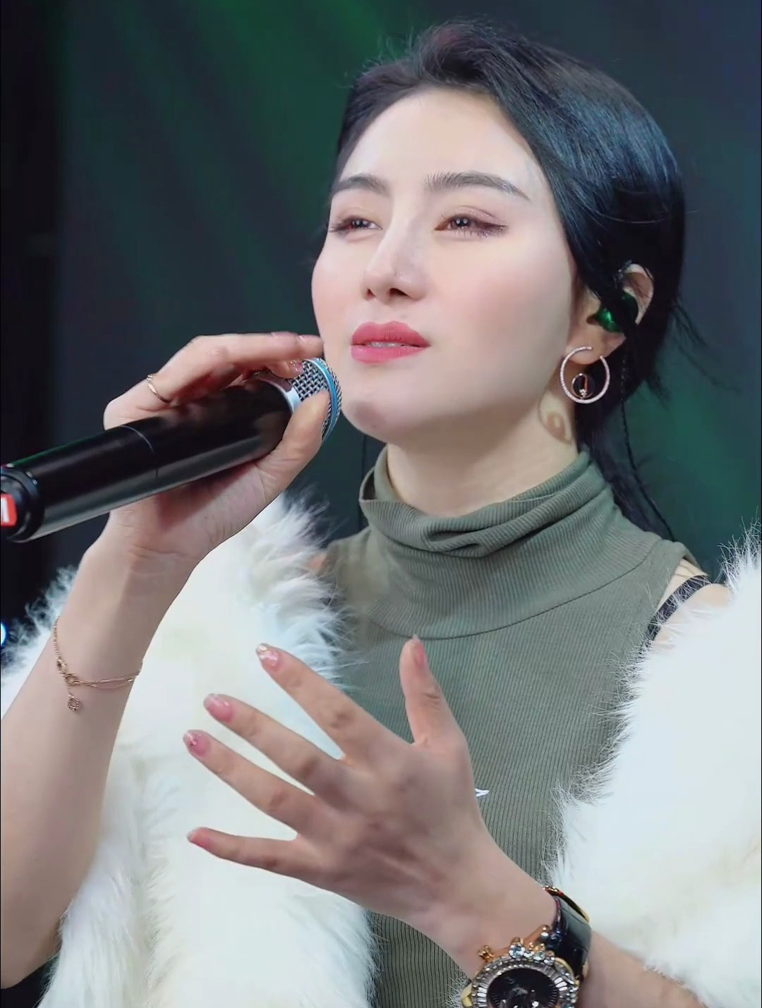 毛阿敏经典老歌《悠悠岁月》,一首歌一个故事,经典好听-度小视