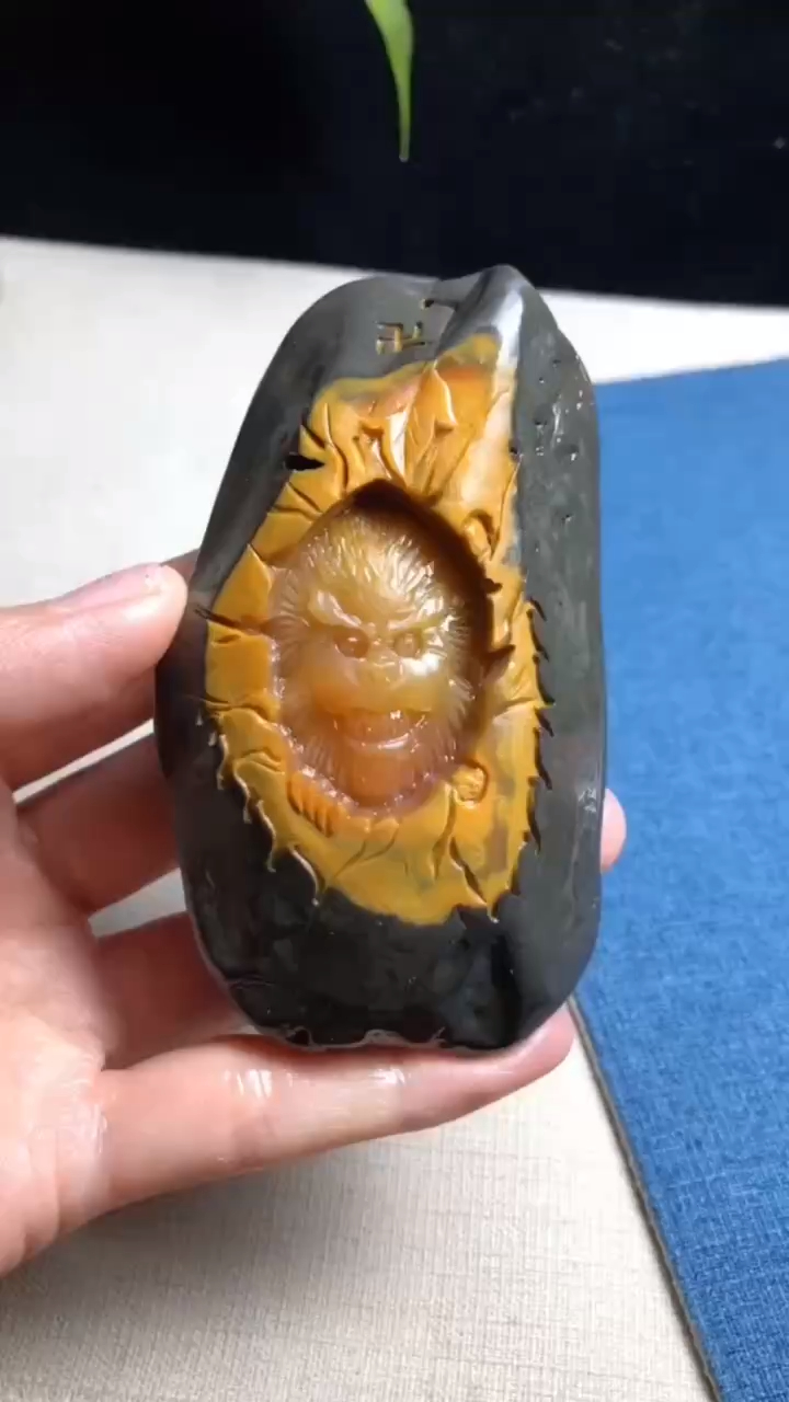 新疆金丝玉泥石把件摆件