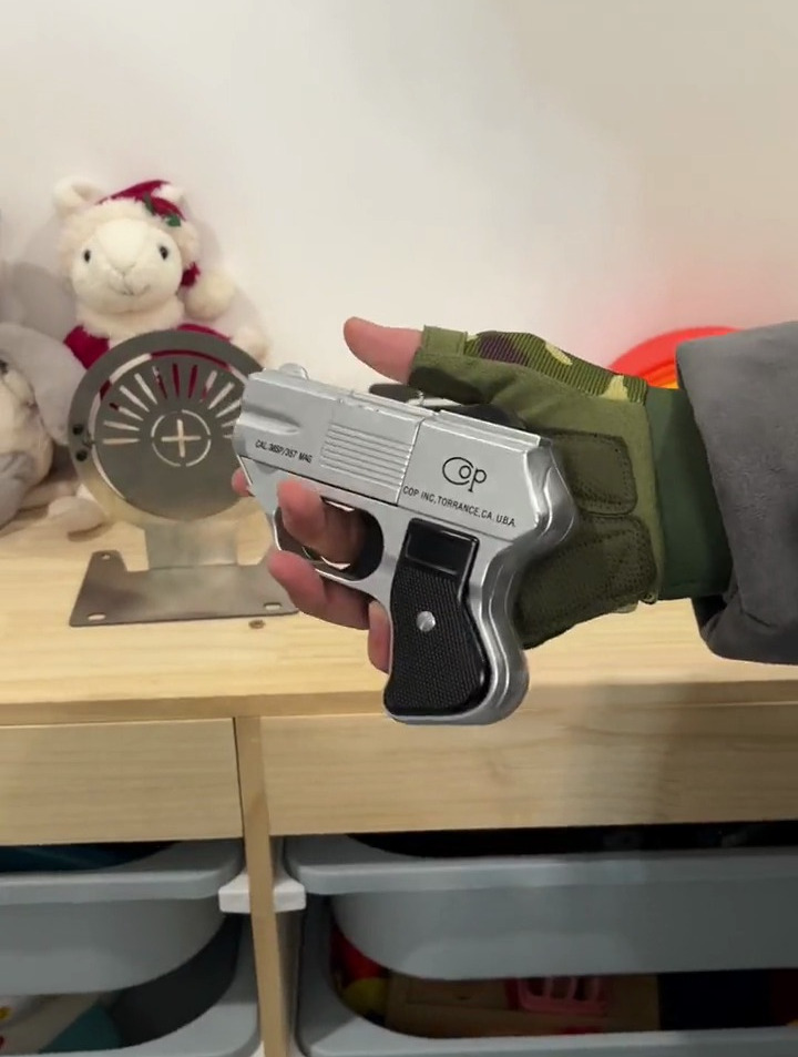 cop357太酷了吧!有男生会拒绝这个玩具吗?