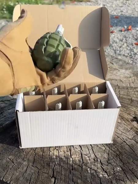 枪械开箱见多了今天来看看手雷开箱