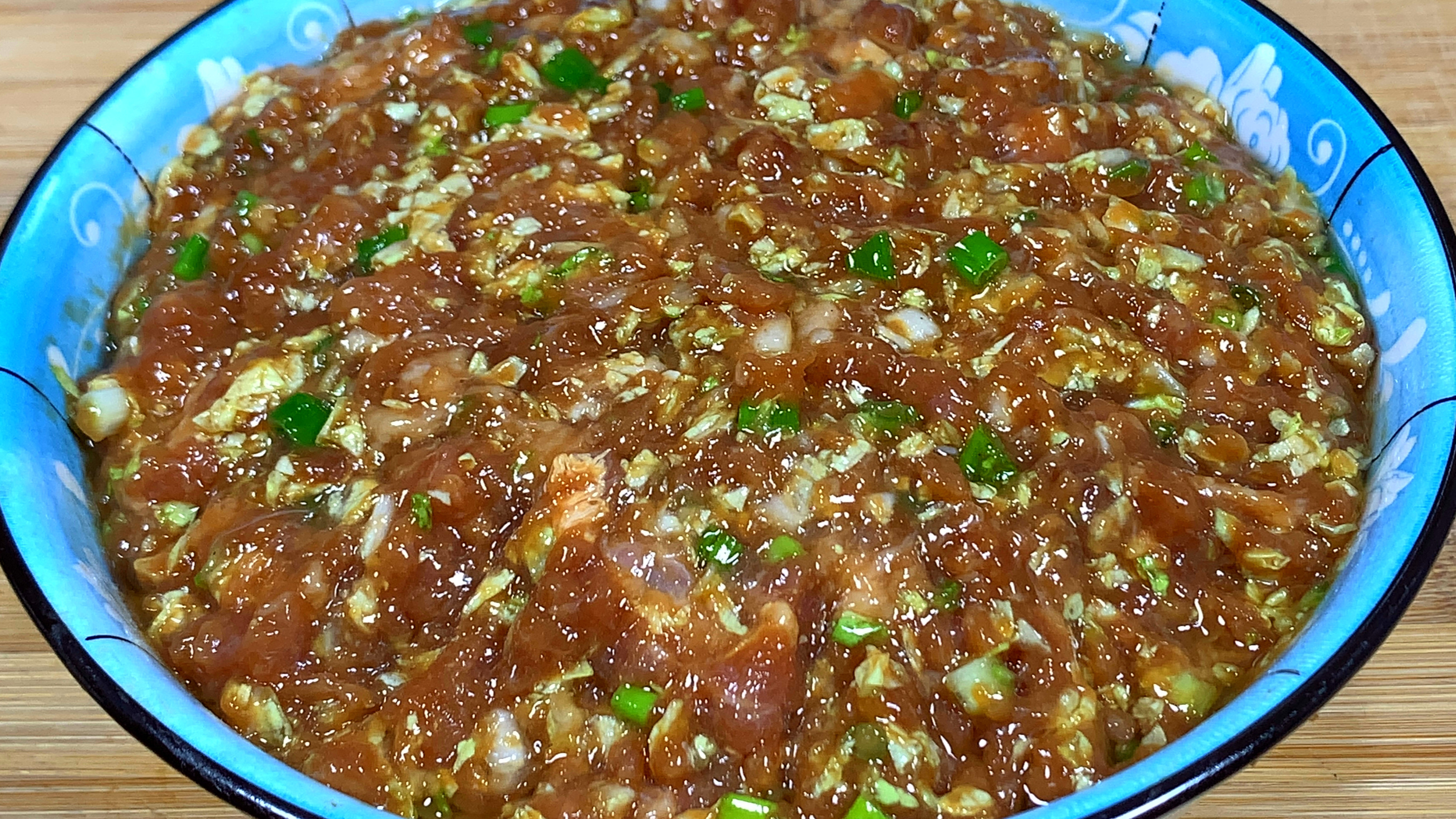 饺子馅好吃有诀窍，分享饭店大厨的配方，肉馅鲜香美味不腥不柴