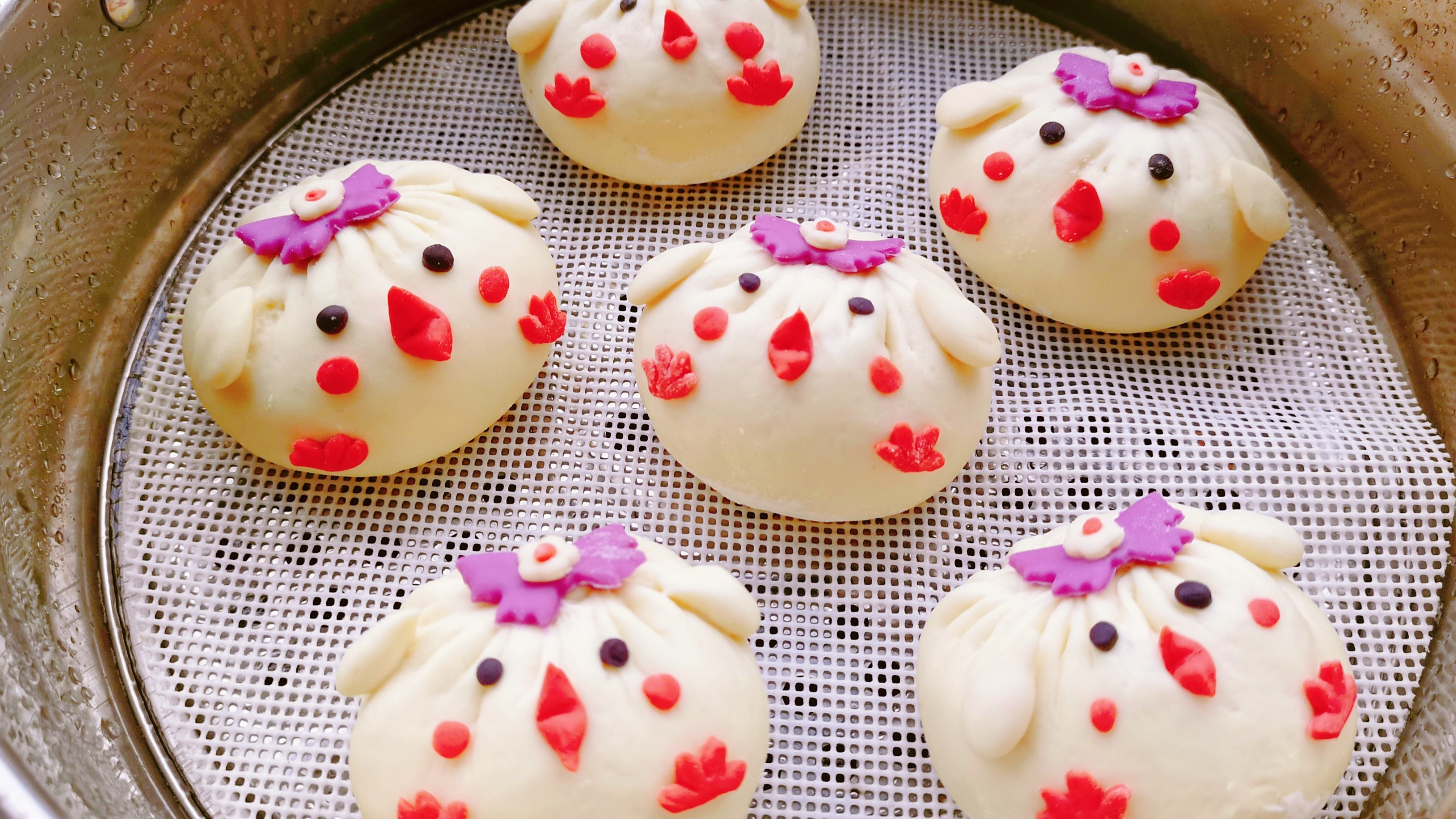 超治愈的美食,可爱的小鸡仔鲜肉包