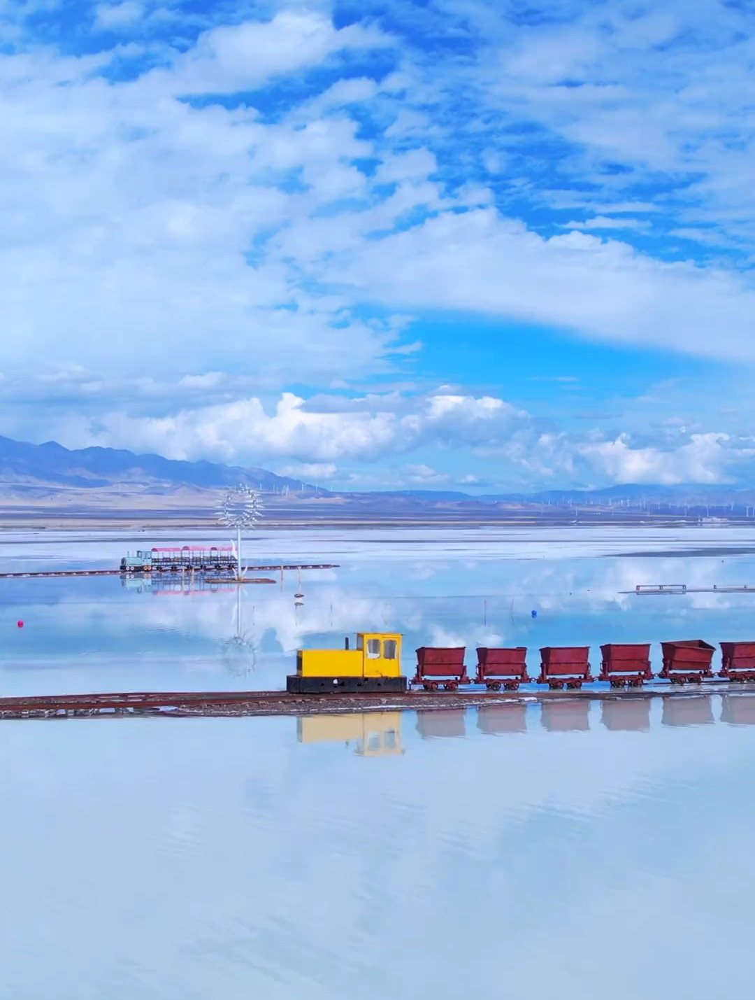 茶卡盐湖真的和宫崎骏漫画一样唯美