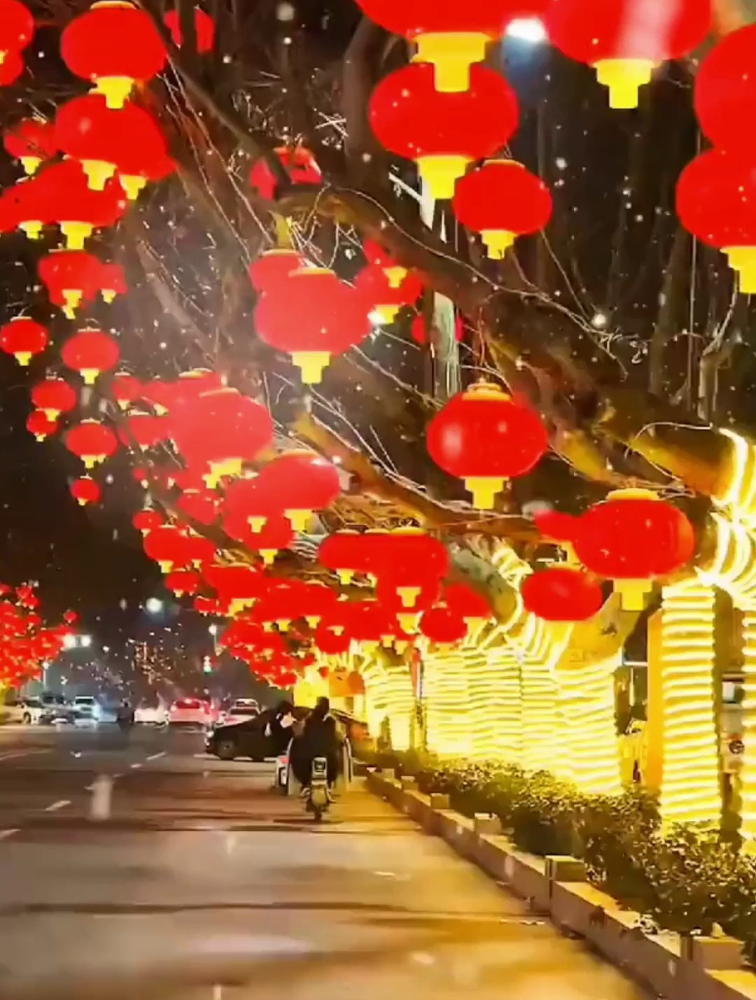 这才是过新年的样貌 大红灯笼高高挂