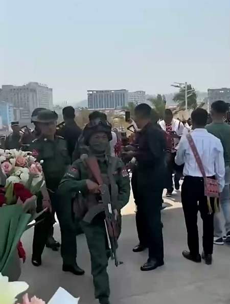 缅北佤邦二号人物在猛波接见缅甸景栋军区司令