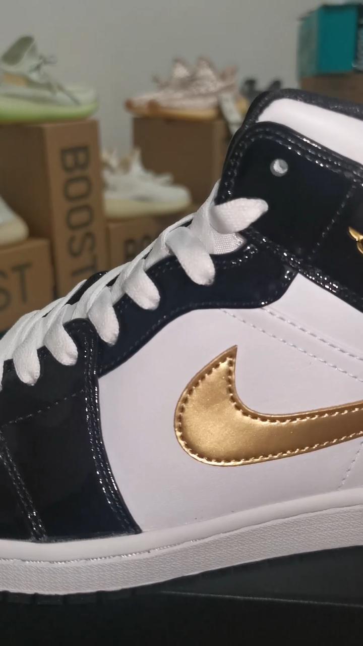 aj1漆皮开箱兄弟们看看这材质翻车了吗