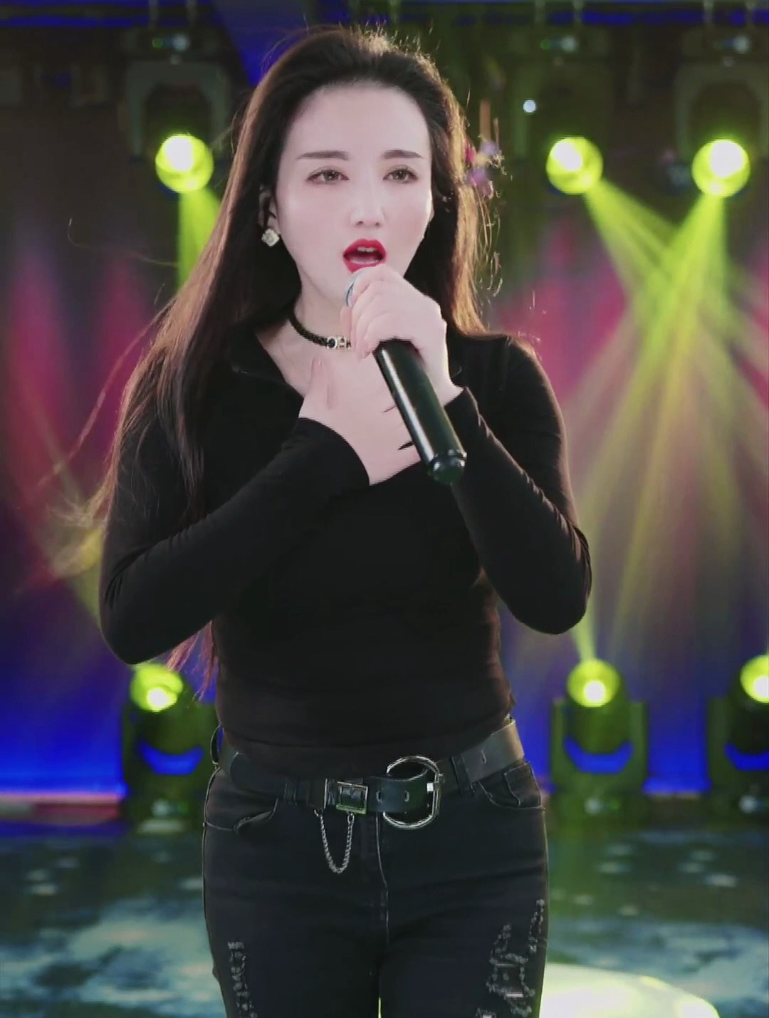 于洋《望爱却步》歌声伤感深情,听哭了多少痴男情女!-度小视