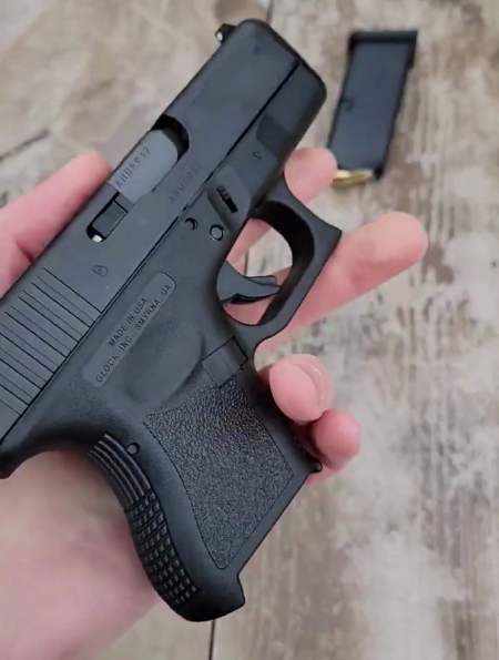 1997年推出的格洛克系列-glock 28袖珍手枪-度小视