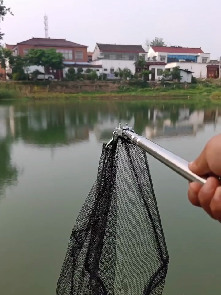 一秒打开的可折叠一体便携式抄网你见过吗