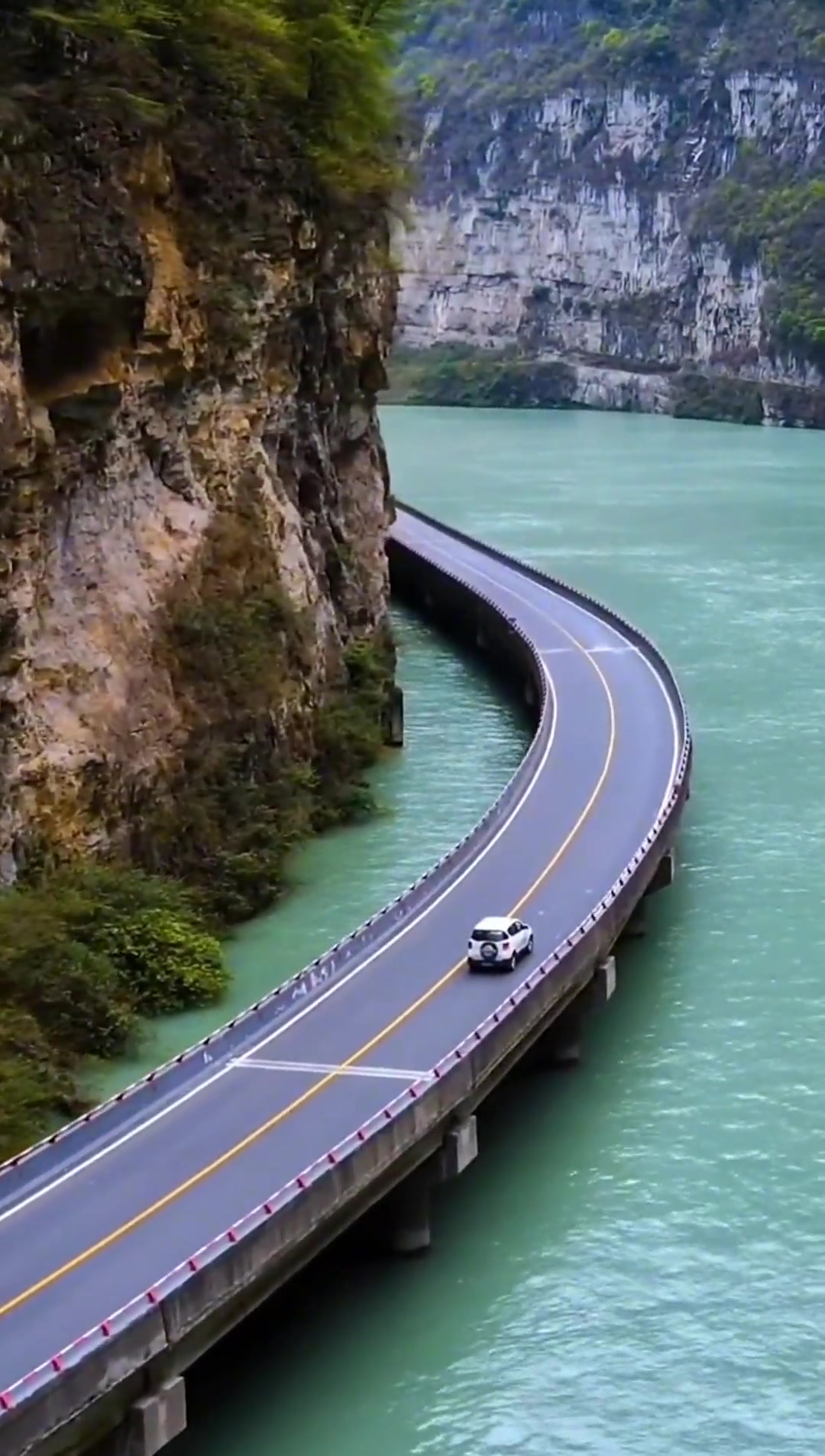 金口河大峡谷最美的不只是山还有这条水上公路