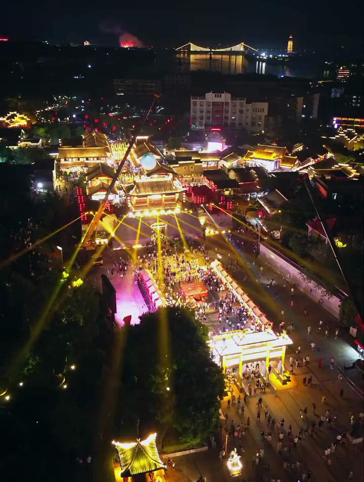 来自赣州宋城夜景的浪漫中秋佳节