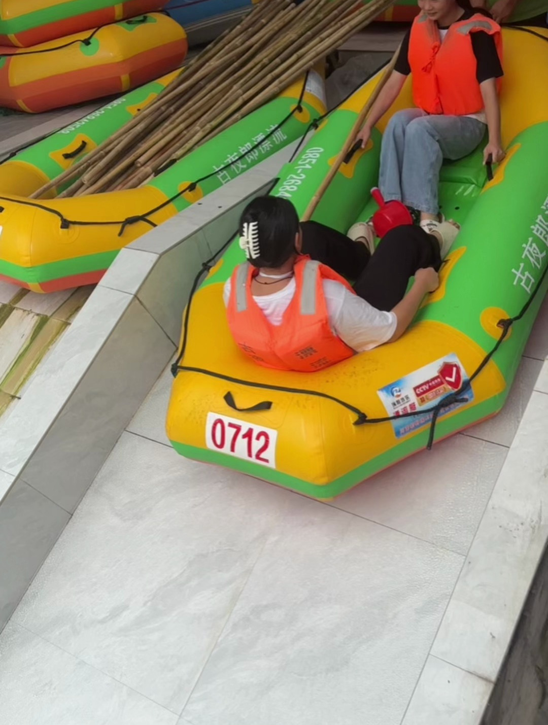 贵州遵义古夜郎漂流一次需要玩3小时左右,后半段非常刺激