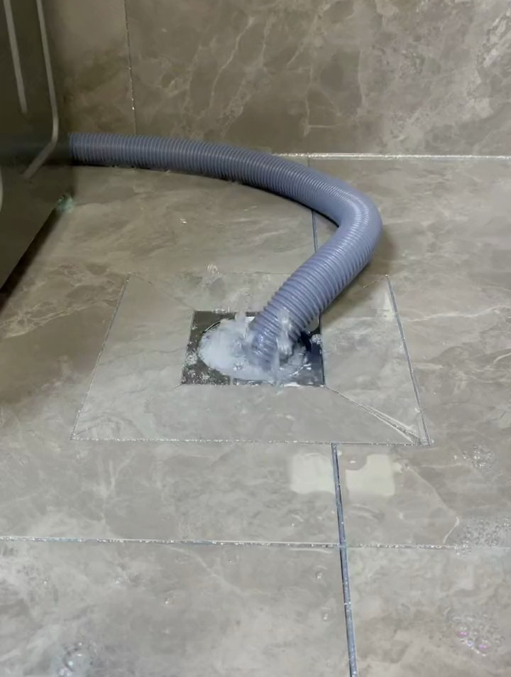 洗衣机地漏溢水返泡沫怎么办?全密封的下水接头为您解决反水