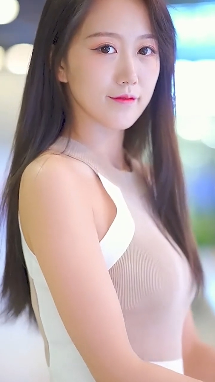 最近很火的美女太好看了