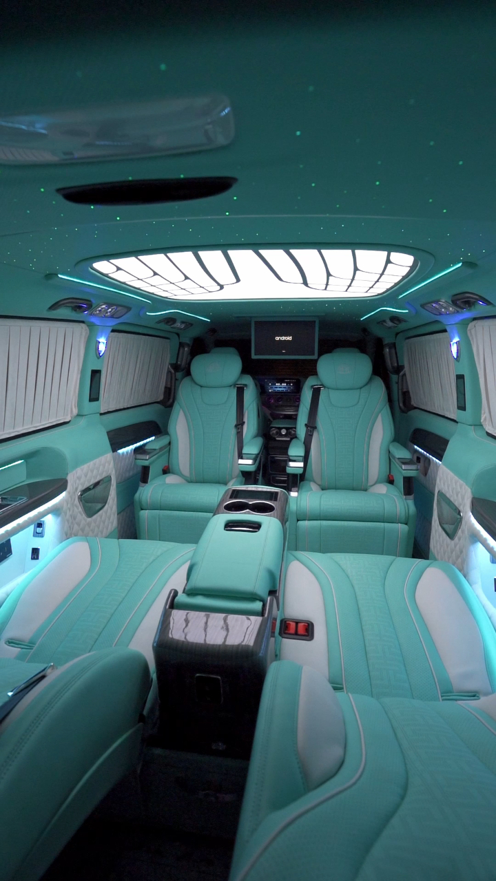 奔驰威霆升级奢华蒂芙尼蓝内饰为你提供美好的汽车生活