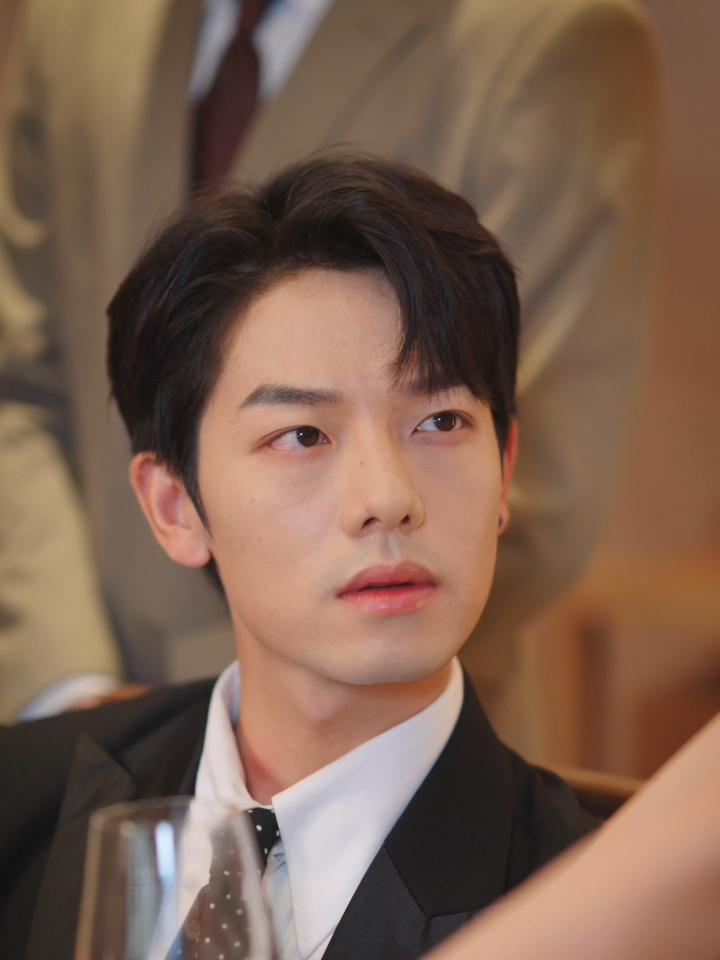 完蛋我养的小白脸是京圈太子爷,第8集