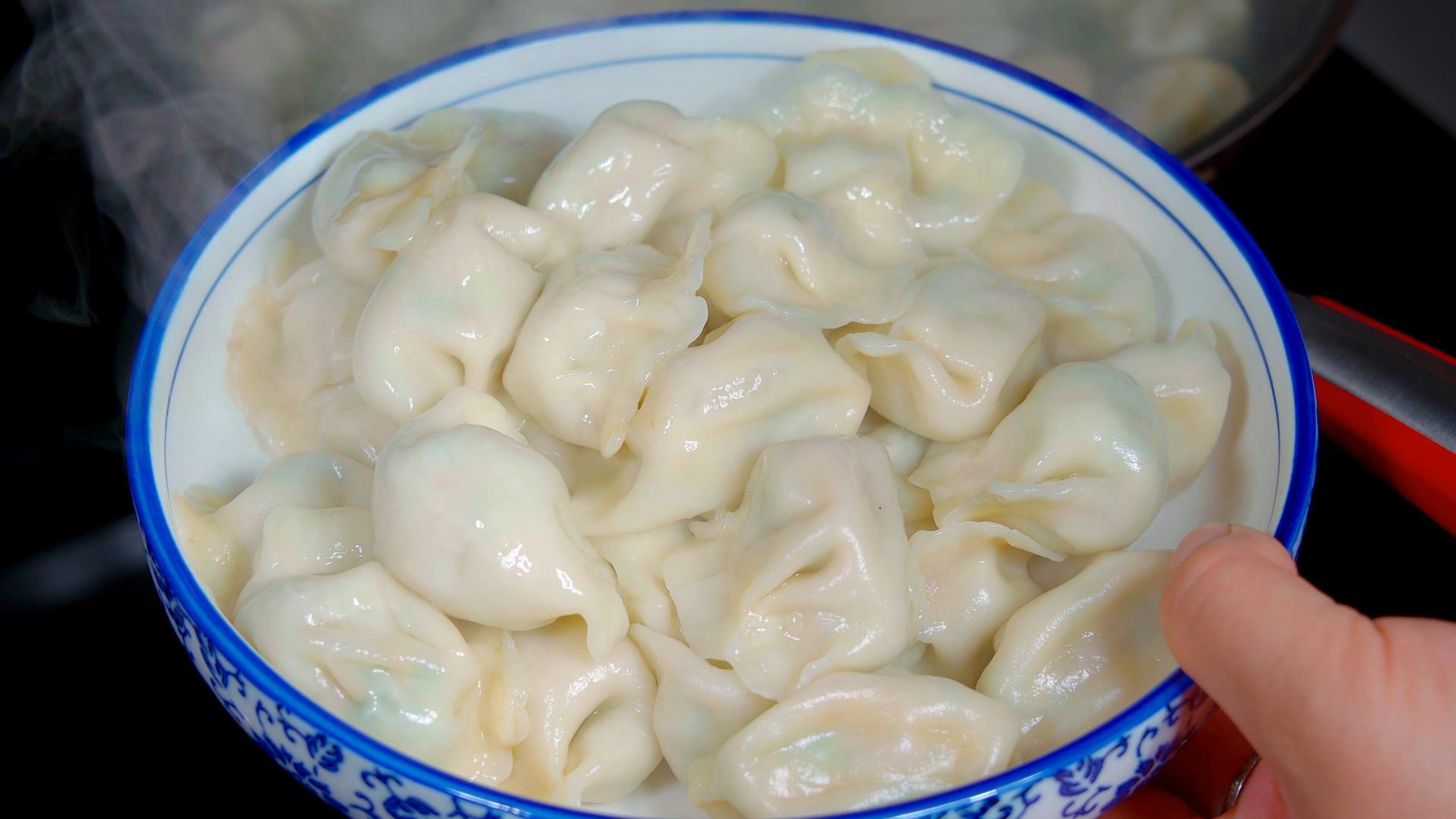 天热没胃口，教你包茄子馅饺子，学会这样调馅，鲜嫩多汁真好吃