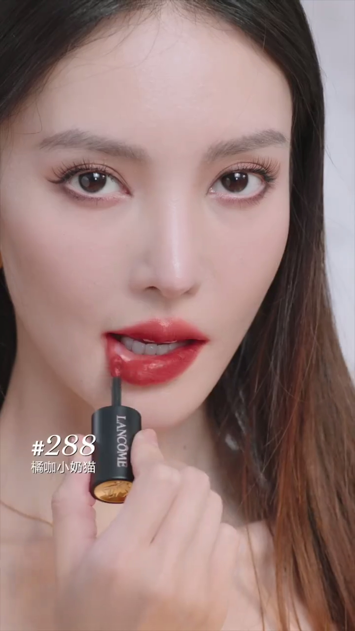 又a又飒的金晨我居然迷上了她的口红你喜欢的样子我都有