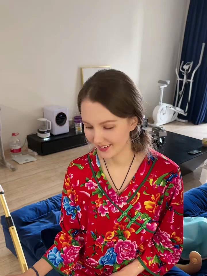 俄罗斯媳妇真懂事!