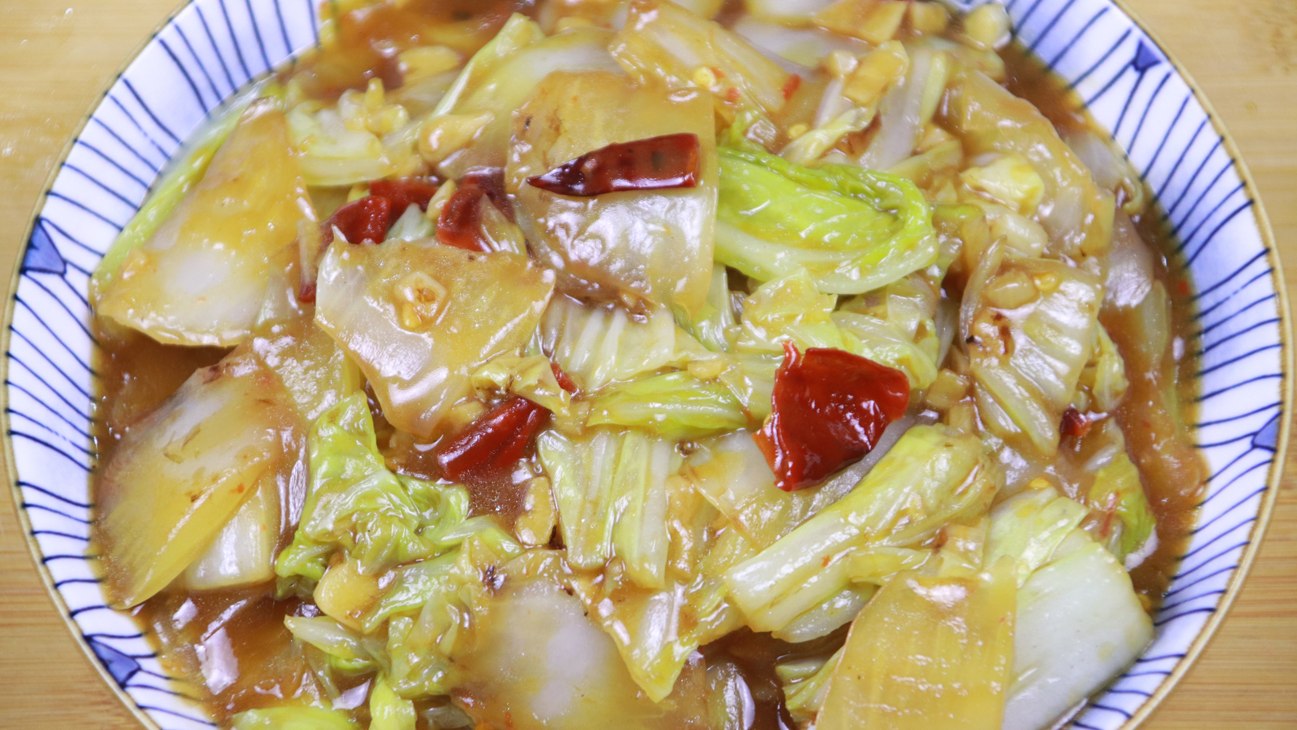 难怪饭店的醋溜白菜那么好吃,原来是有这个窍门,简单易学