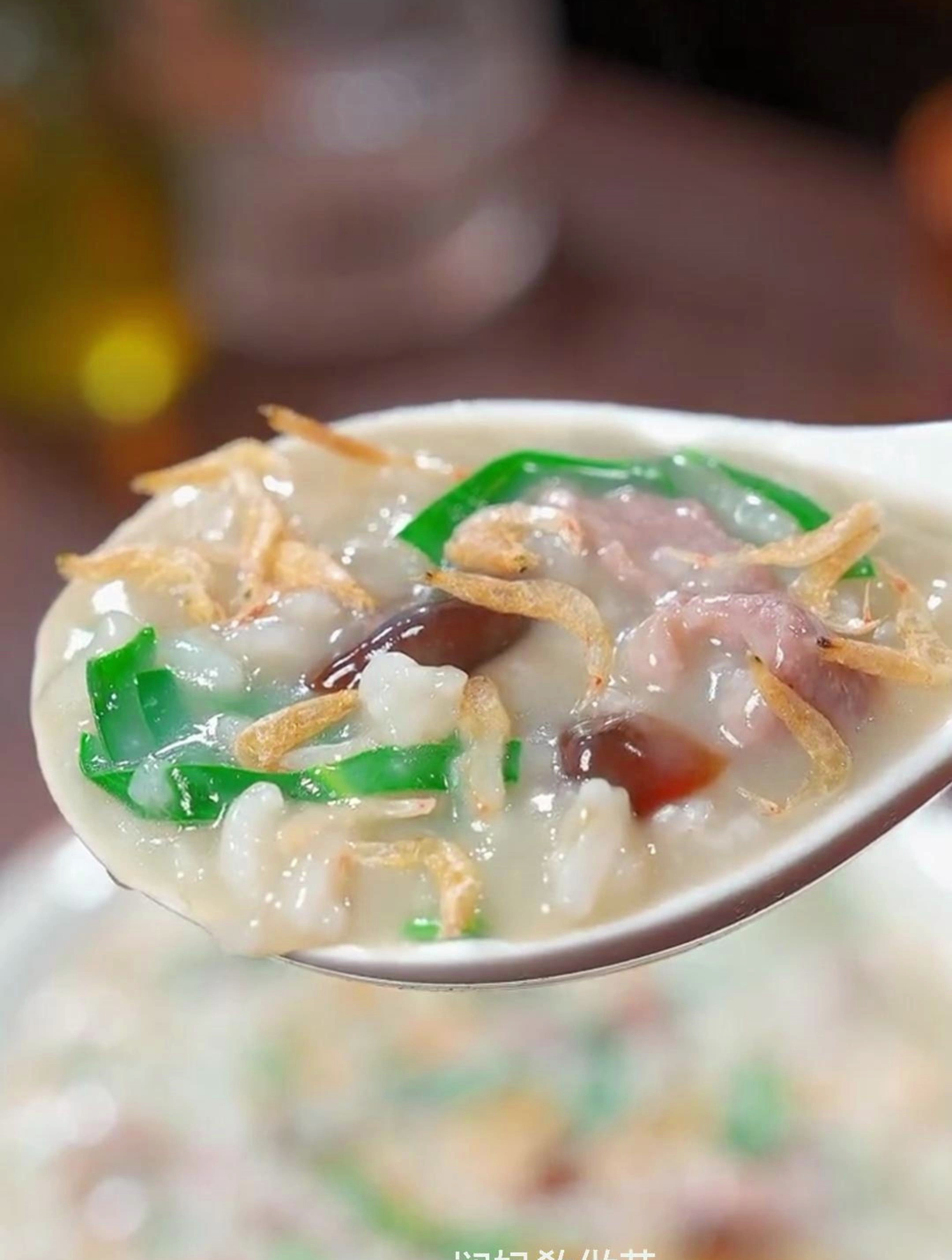 这样做的瘦肉皮蛋粥营养又美味