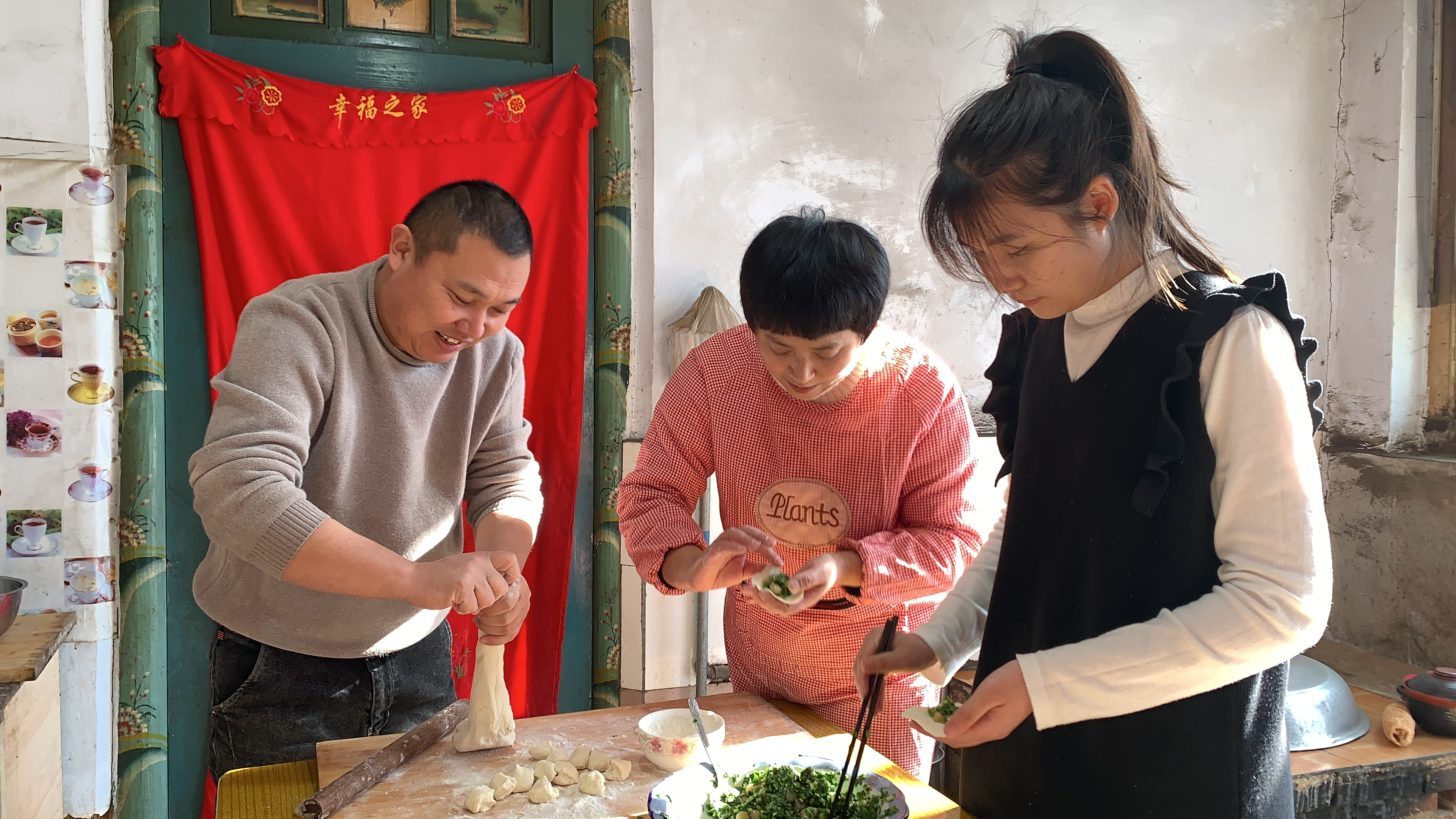 家里有事儿视频断更了,收到家人们的关心和慰问,再次感谢大家