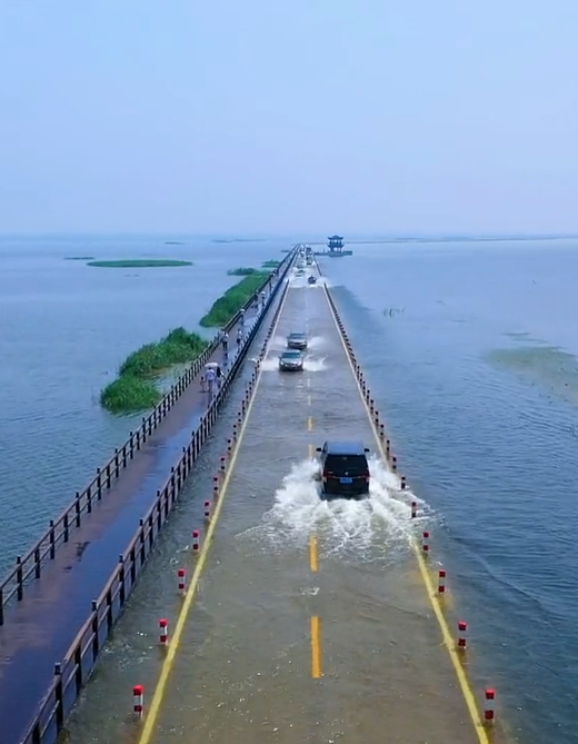 限时景观!江西鄱阳湖再现中国最美的水上公路