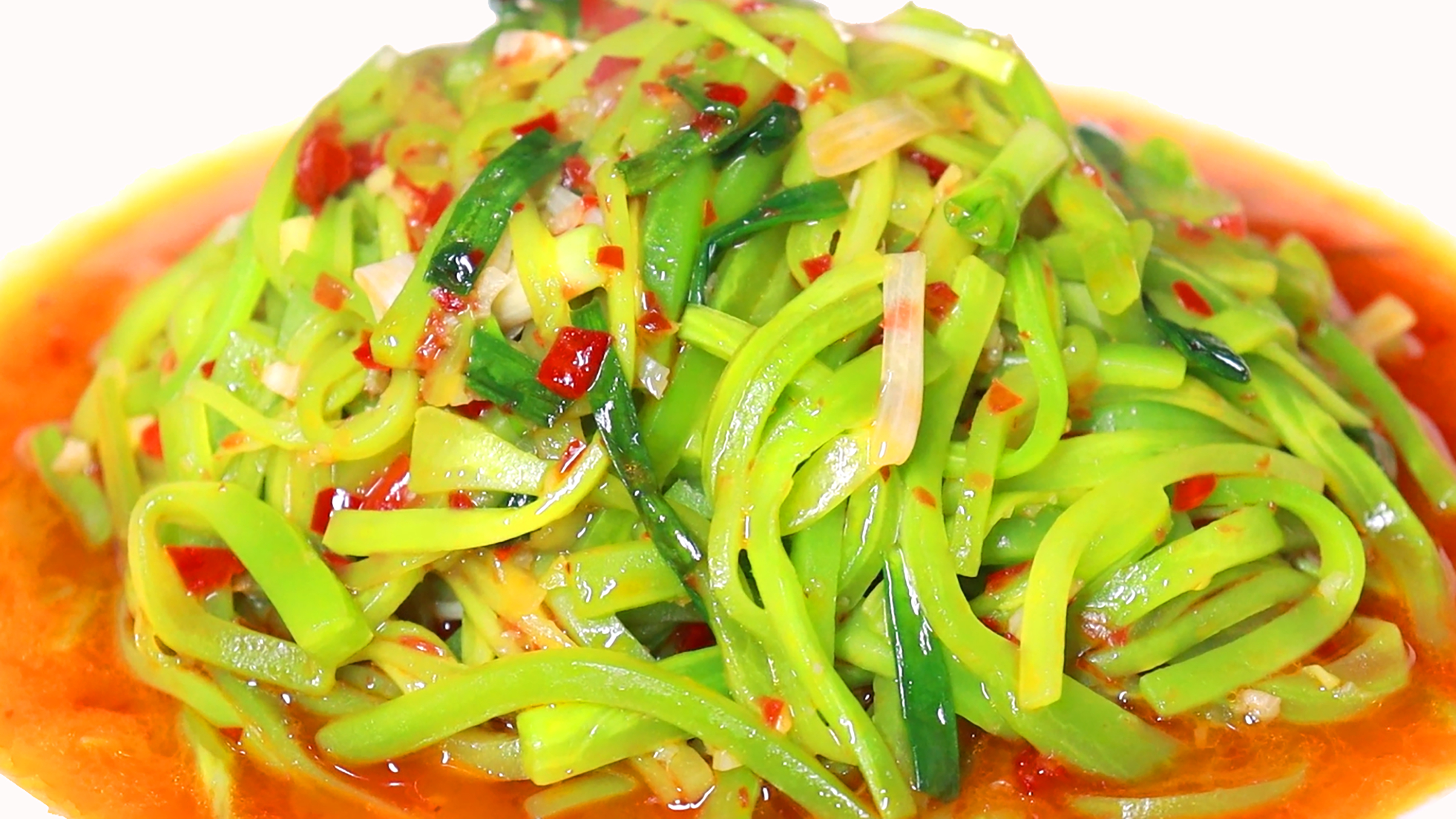 炒莴笋丝，不要焯水也别直接炒，多加这一步，脆嫩入味营养不流失