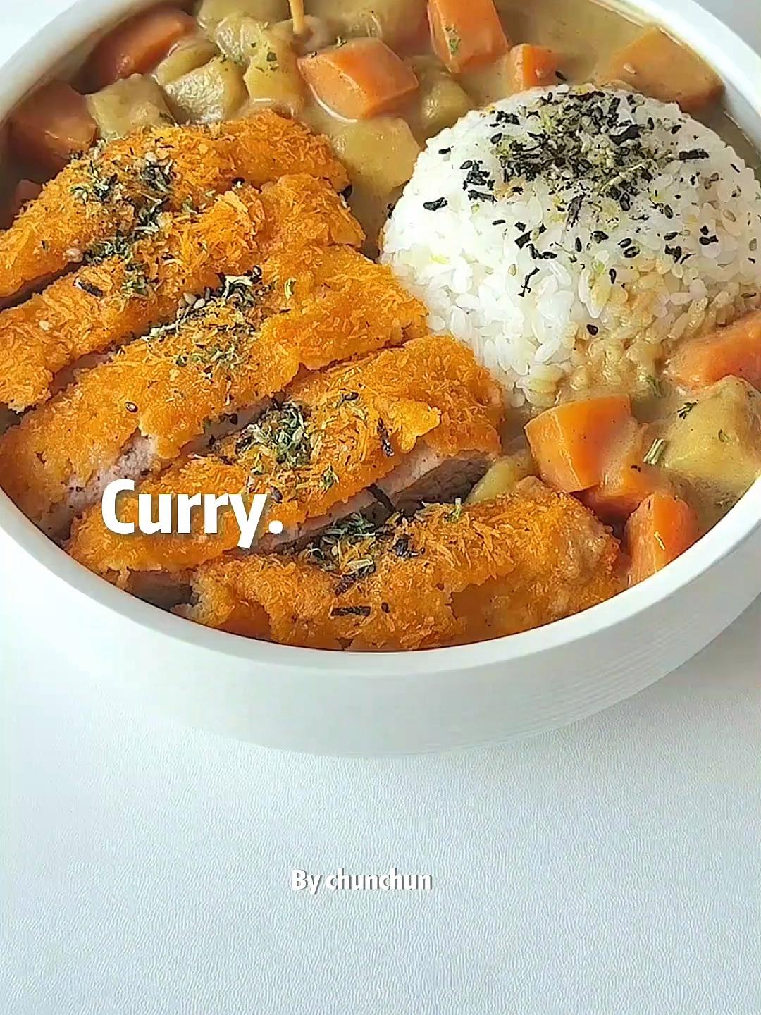 好吃到舔盘的咖喱猪排饭酥脆又爆汁
