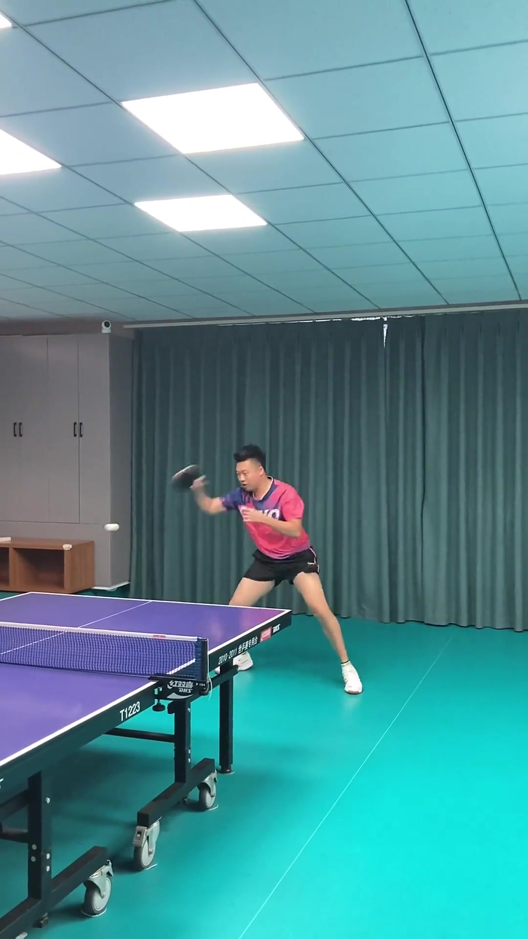 乒乓球正手拉上旋教学