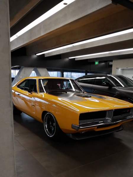 "全新"1969道奇战马囚徒重制版-度小视