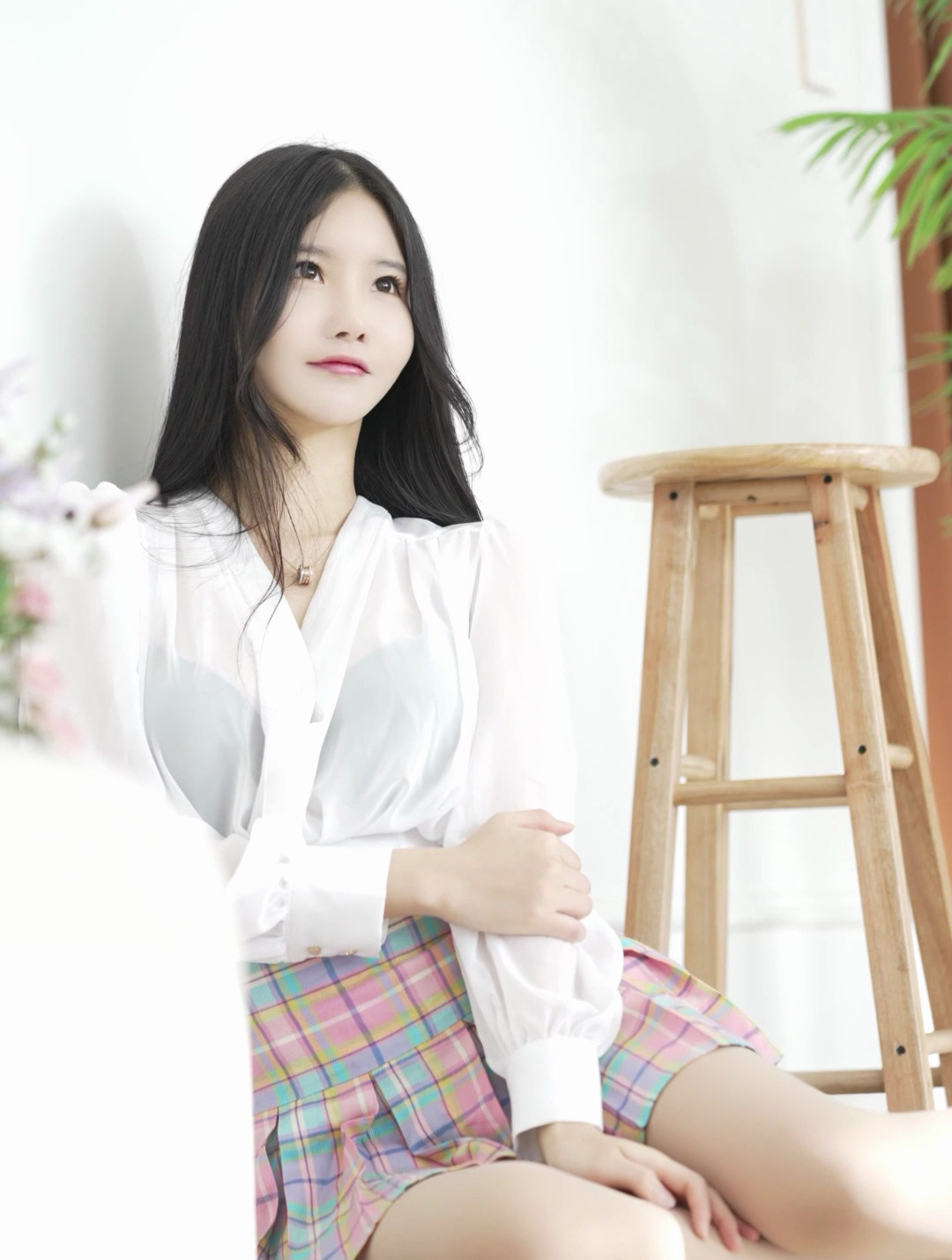 美女模特延智恩,俏丽多姿 风姿卓越