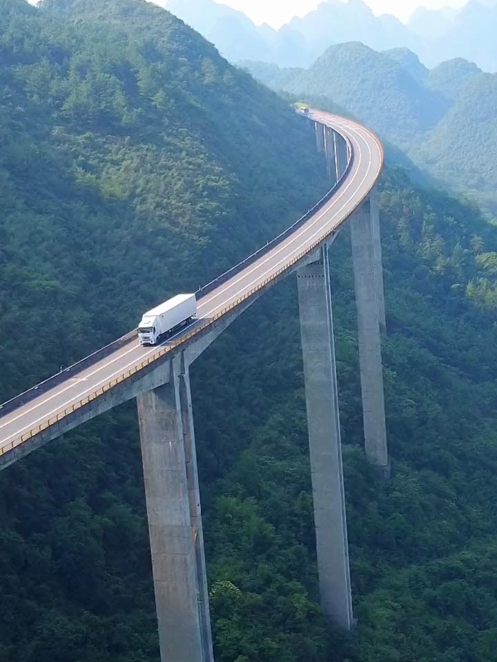 广东阳山杜步特高大桥,桥高117米,号称亚洲最高的高架桥