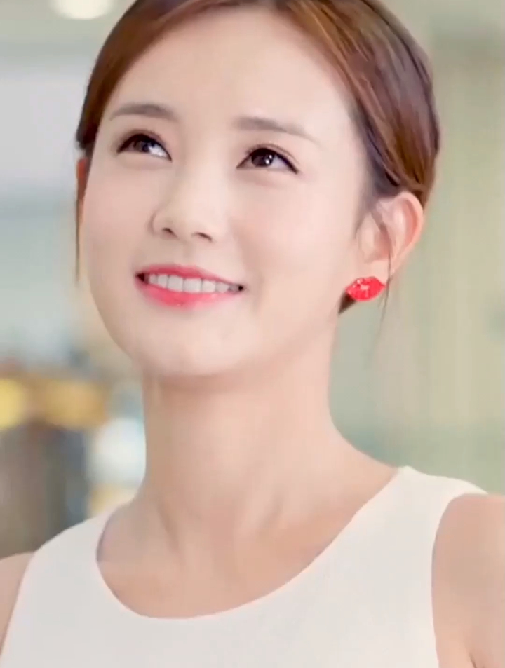 李一桐的笑容,让人感觉也蛮治愈的啊-度小视