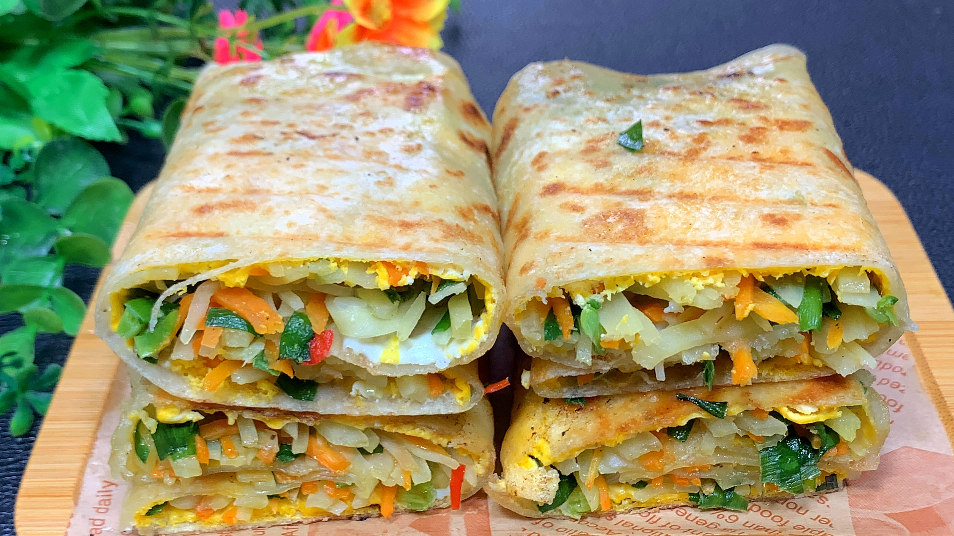 用电饼铛做早餐菜煎饼，家常做法特别简单，营养丰富又好吃