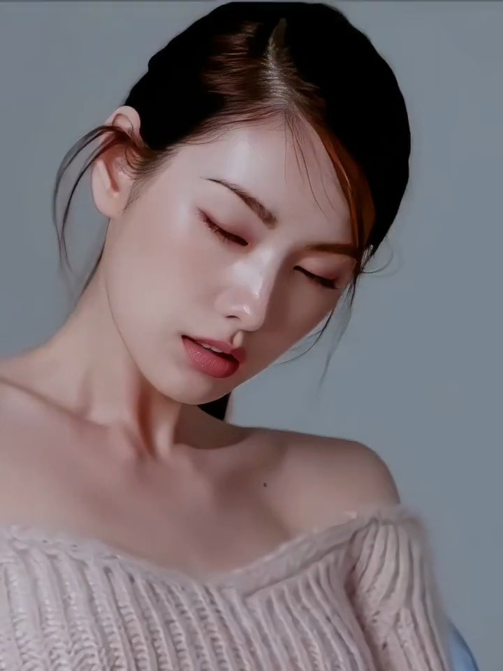 林珍娜温婉如玉,落落大方