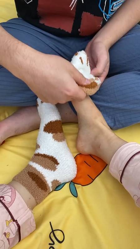 超可爱好看的猫爪袜,软软的珊瑚绒超舒服-度小视
