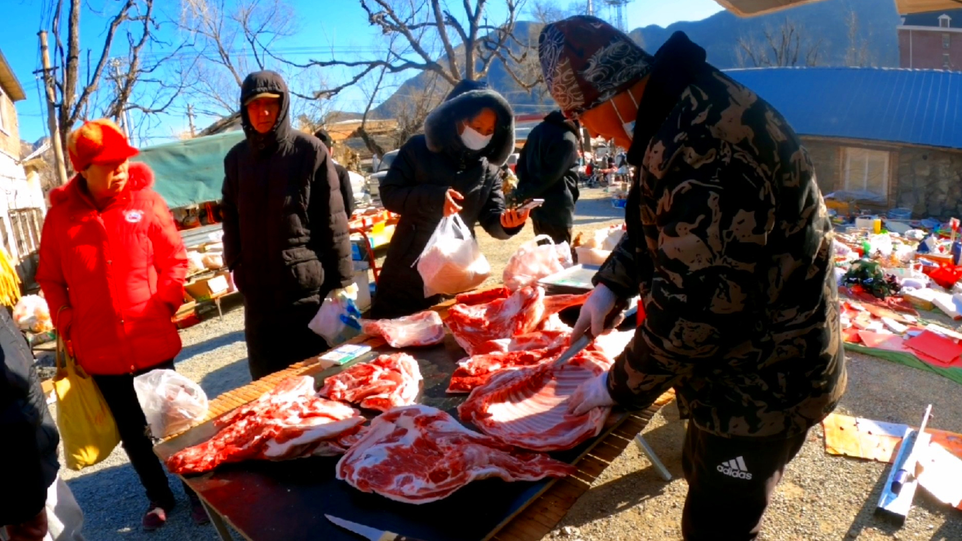 年节快到了,看北京门头沟这里的大集,羊肉今天多少钱一斤?