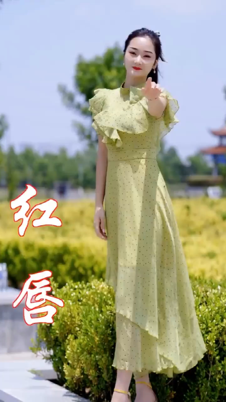 美女歌手一首dj版红唇痴情感人老歌新唱好听极了