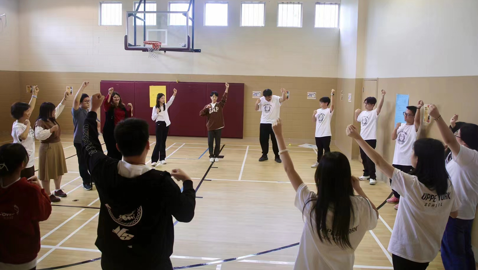 课外活动:国际高中的课外活动和社团组织