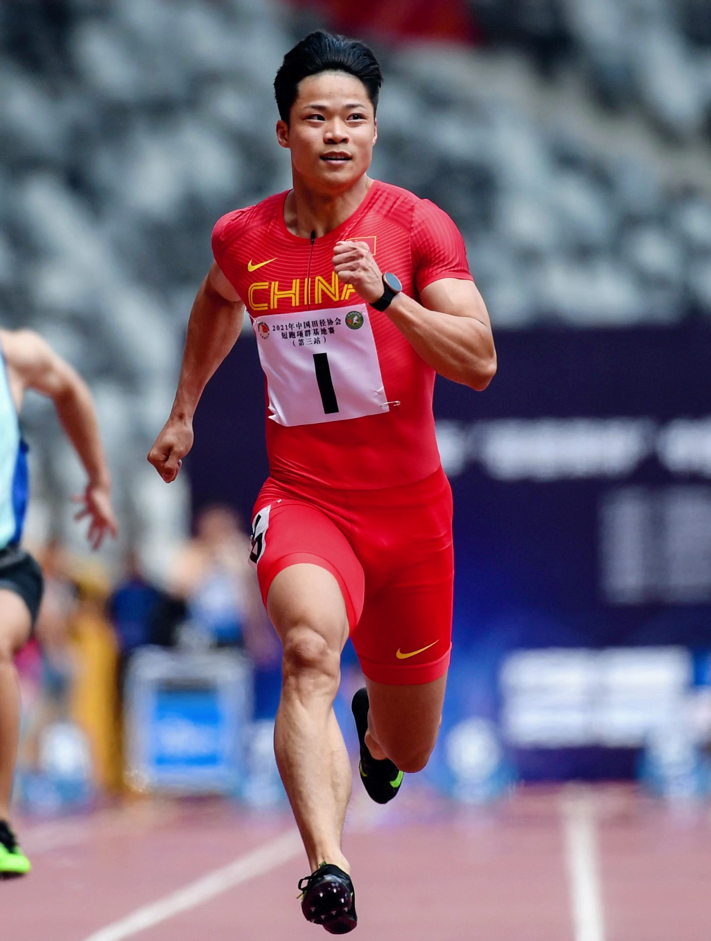 苏炳添惜败莱尔斯!布雷克中途拉伤还有11秒99入账 一