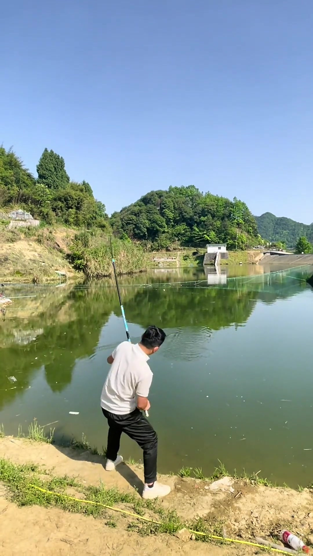 直播庆哥 超级大弯弓.猜猜这条鱼有多少斤,打在评论区