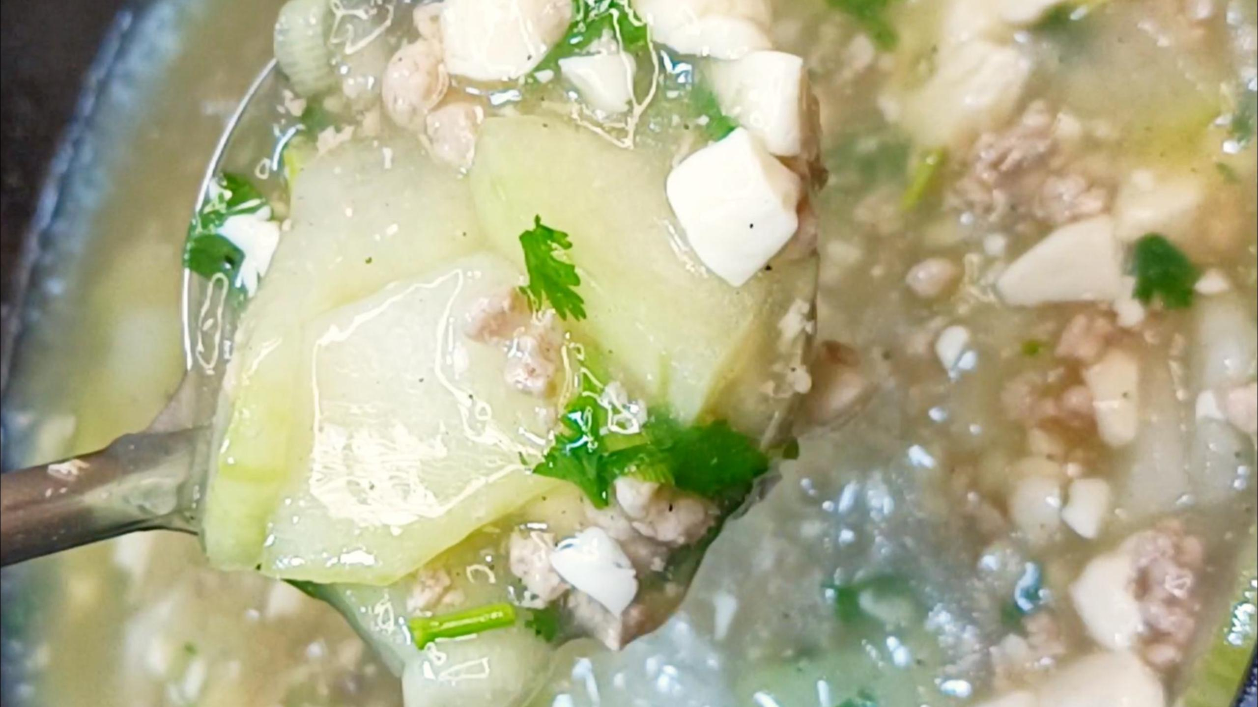 夏天就喝这个冬瓜豆腐汤,解暑祛湿