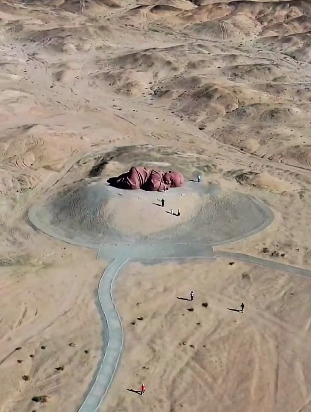沉睡在戈壁滩上的大地之子 你知道他背后的故事吗?