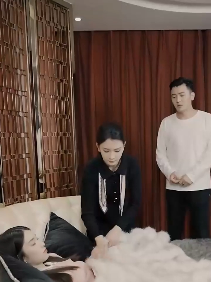 33集,叶君临向莫轻舞解释,对方却不相信他