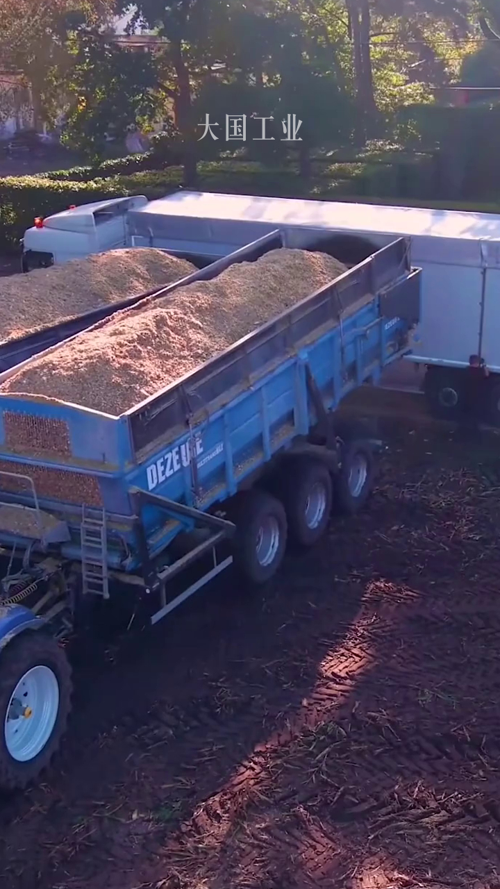 举升式拖拉机自卸挂车