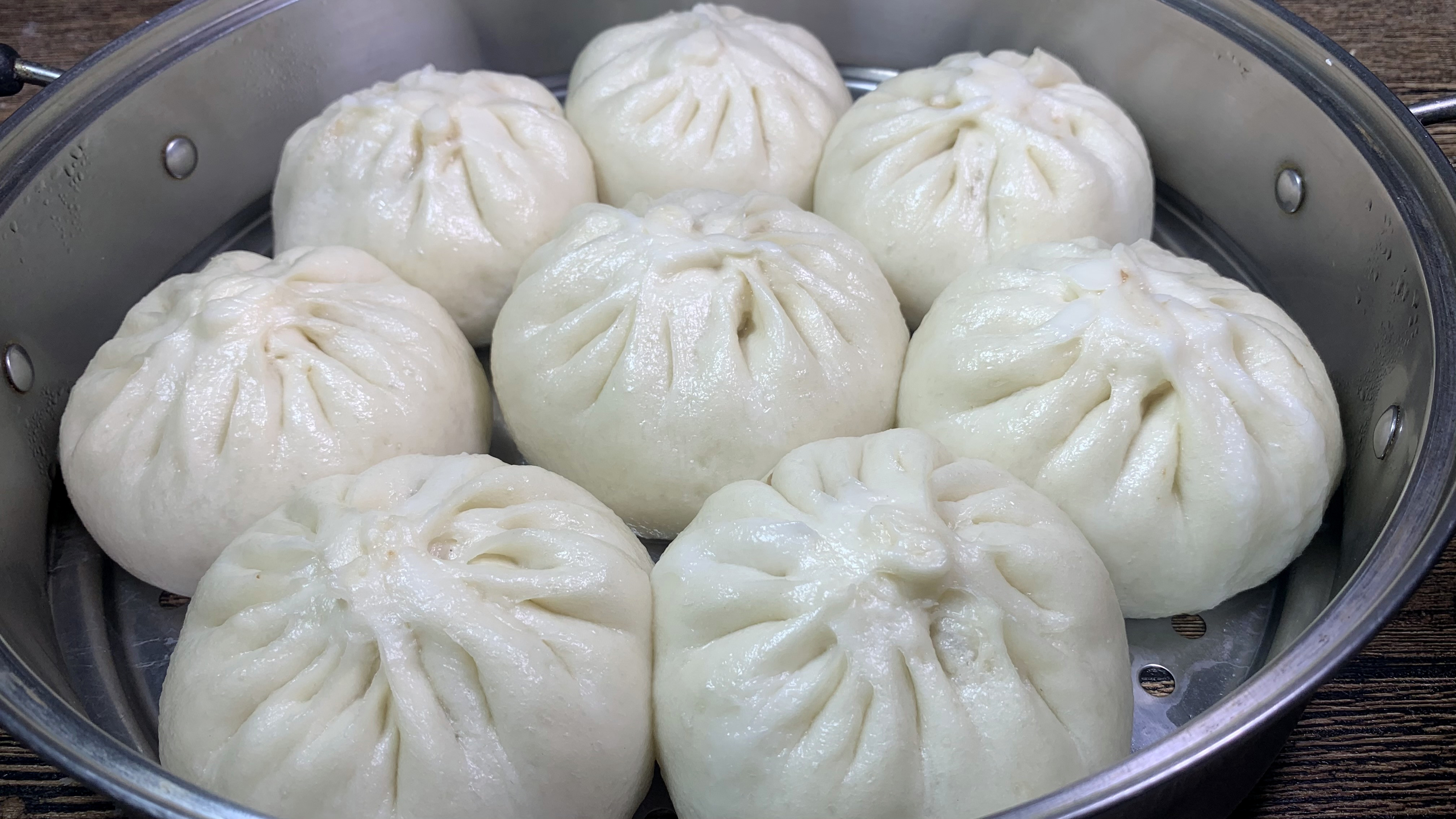 蒸包子最忌提前发面，教你一招，又白又松软不塌馅，一次就成功