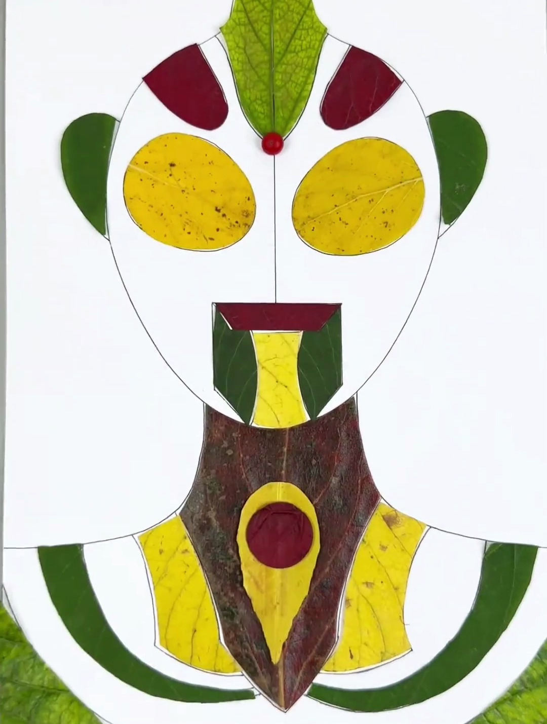 秋天带孩子捡树叶来制作好玩的奥特曼吧!